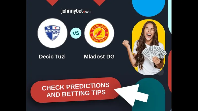 Cầu thủ của Decic chạy nhanh với bóng trước sự truy đuổi của cầu thủ Mladost DG Cầu thủ của Decic chạy nhanh với bóng trước sự truy đuổi của cầu thủ Mladost DG